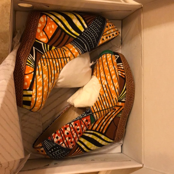 Shoes - Picture 7 of 8